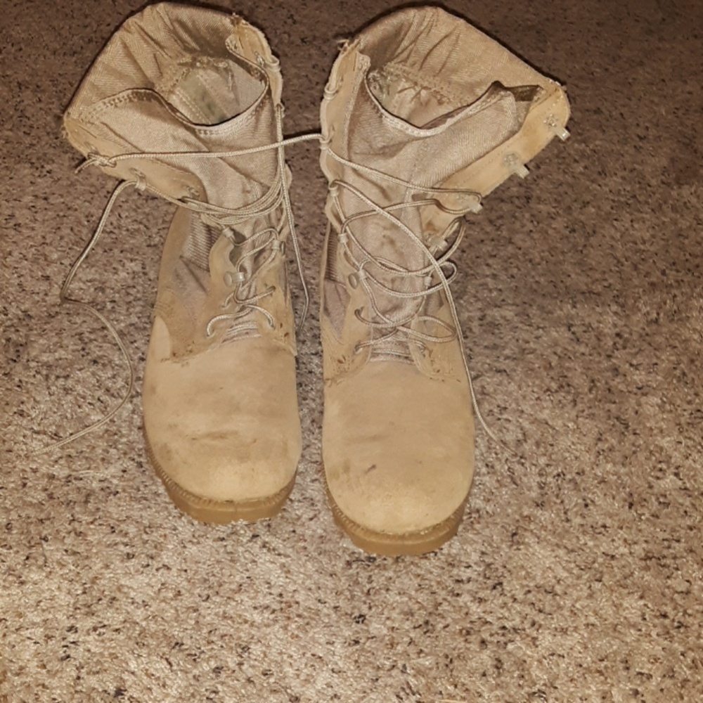 Combat boots